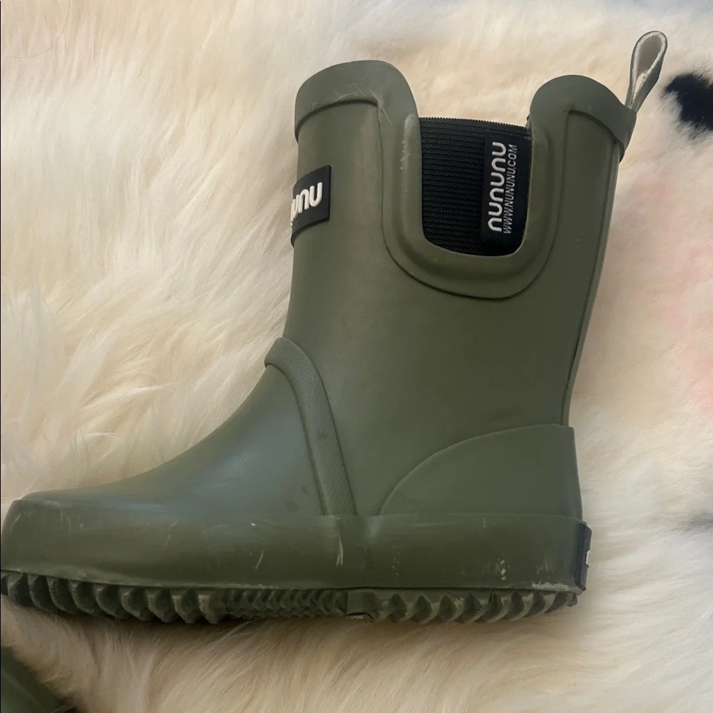 nununu military rain